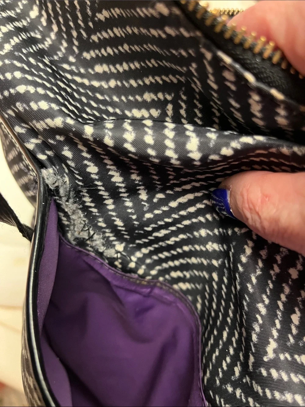 Flawed Kate Spade Stevie Baby/Diaper Bag Blk white herringbone purple interior